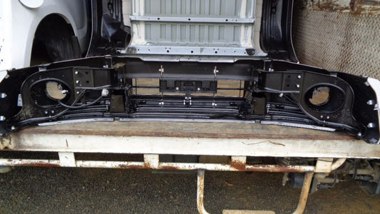 TOYOTA LANDCRUISER 70 SERIES GENUINE FRONT BUMPER BAR W/O FOG LAMPS