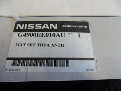 Nissan Tida C11 genuine carpet mat set front & rear new pa