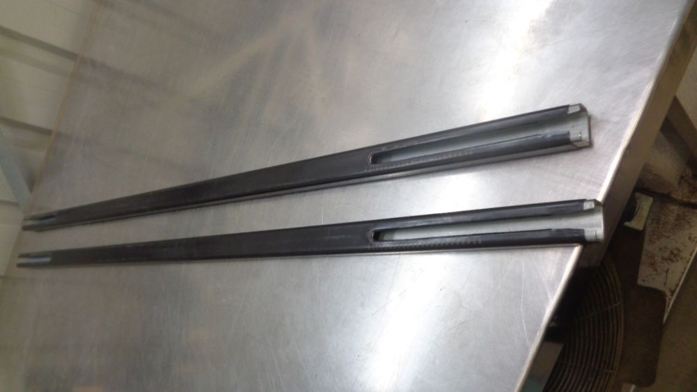 THULE Square Bar 120cm Pair New Part