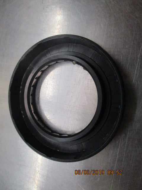 Holden Commodore 3.0ltr-3.8ltr-6.0ltr Genuine Out Put Shaft seal New Part