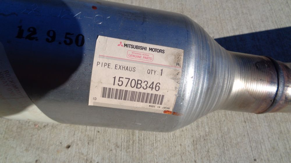 MITSUBISHI LANCER GENUINE INTERMEDIATE EXHAUST PIPE WITH CAT NEW PART