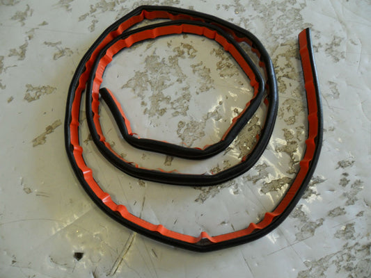 Mitsubishi ML Triton Genuine Hard lid Tonneau Front Weather Seal New Part