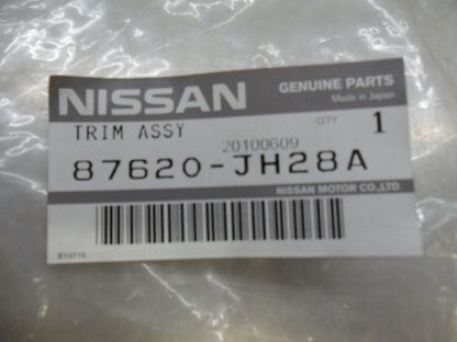Nissan XTrail T31 Genuine Front RH Seat Back Trim Assy New Part