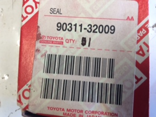 Toyota Hilux Genuine rear gear box seal 5 speed front leaf new part
