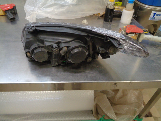 Hyundai HD Elantra Genuine Right Hand Front Headlight Reconditioned VGC Used Part