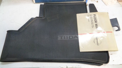 Nissan Tiida Genuine H/Duty 2nd row rubber mat 1 piece New Part