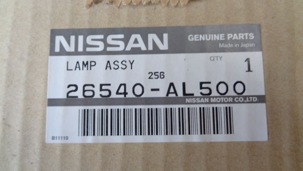 Nissan Infiniti G35 Genuine right hand rear inner tail light new part