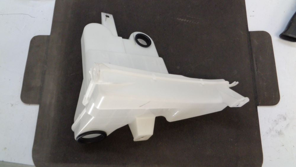 Toyota Hilux 2.7L Genuine Windscreen Washer Bottle New Part
