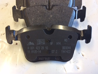 Mecedes-Benz W205 Genuine rear brake pads set new part