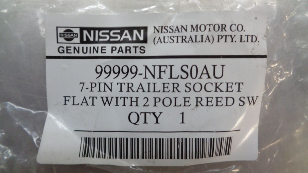 Nissan Genuine 7 Pin Flat Trailer Socket Suits all Models New Part