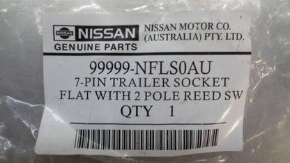 Nissan Genuine 7 Pin Flat Trailer Socket Suits all Models New Part