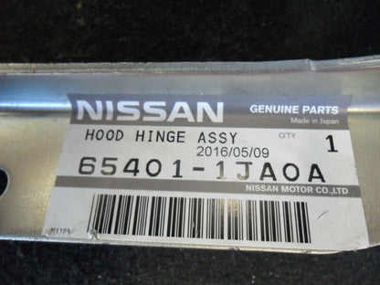 Nissan Elgrand Genuine Left Bonnet Hinge New Part