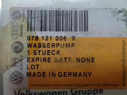 VW Passat Genuine Water Pump With Gasket New Part