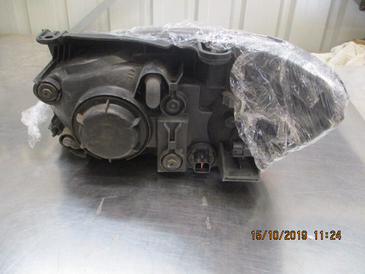 Kia Cerato Sedan-Hatch Genuine Right Hand Front Headlight Reconditioned Used Part VGC