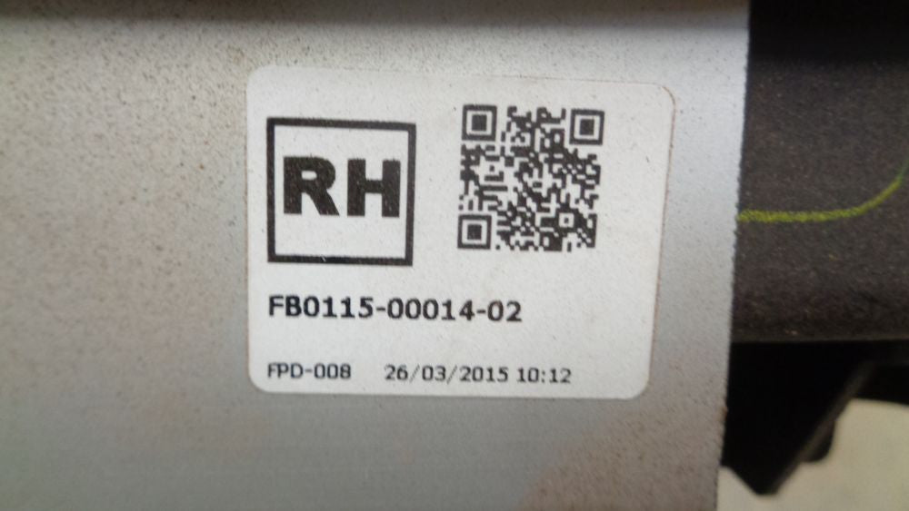 Mitsubishi Triton ML/MN Genuine Right Hand Replacement Side Step Used Part