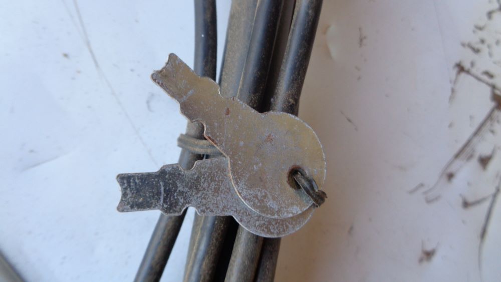 Manual Car Aerial With Locking Keys New Part