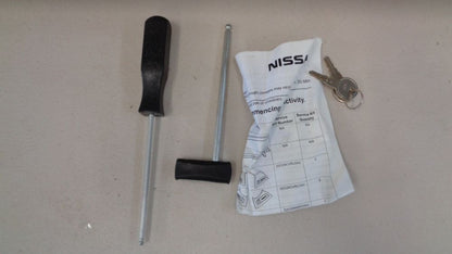 Nissan Qashqai Genuine Cross Bar set USED Part