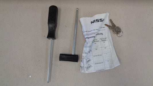 Nissan Qashqai Genuine Cross Bar set USED Part