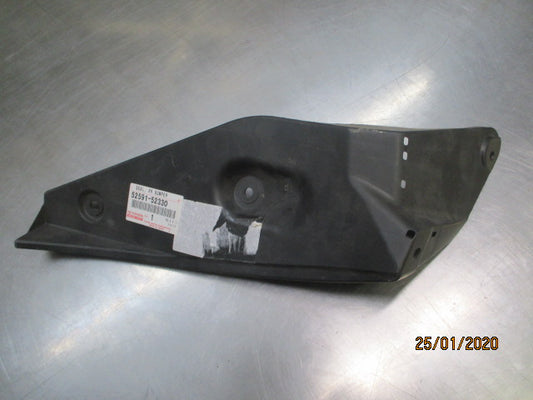 Toyota Prius C Genuine Right Hand Rear Bumper Seal New Part