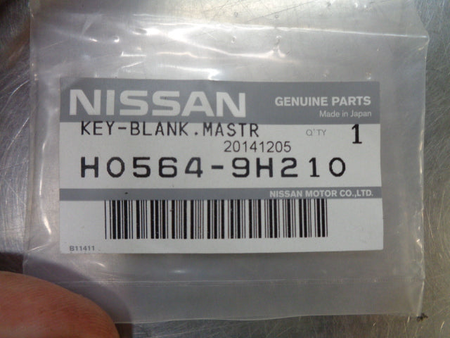 Nissan D40T Navara Genuine Master Key Blank New Part