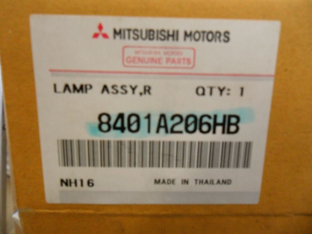 Mitsubishi MQ Triton L200 Genuine Front Roof Lamp Assy New Part
