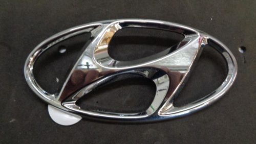 HYUNDAI ELANTRA/i30 GENUINE TAILGATE EMBLEM NEW PART