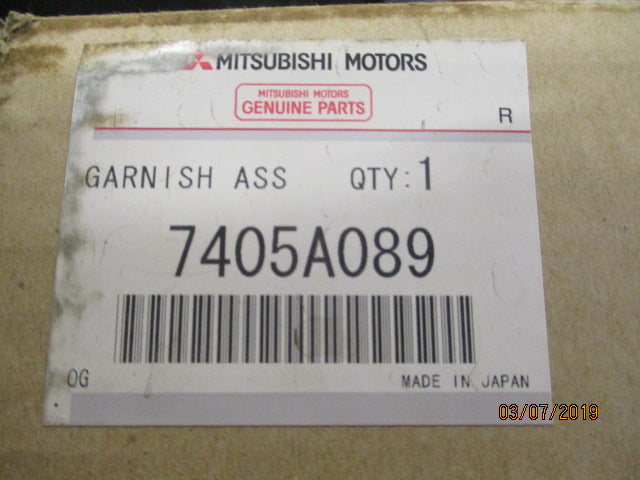 Mitsubishi Pajero Genuine Left Hand Sill Garnish New Part