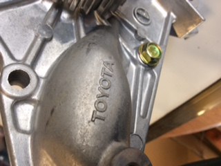 Toyota Camry 4cy Genuine water pump new part