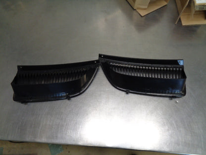 Holden VX Commodore Genuine Left And Right Grille Inserts New Part
