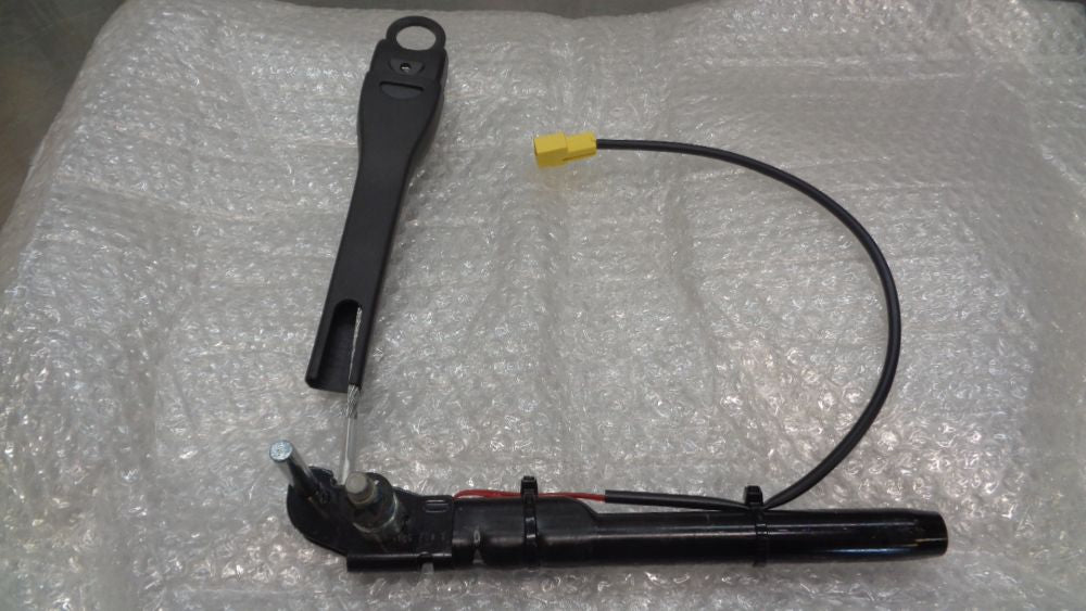 Holden Captiva 5/7 CG Genuine Front RH Seat Belt Tensioner w/Square Co