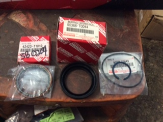 Toyota Hilux KUN16 new rear axel & bearing kit new part