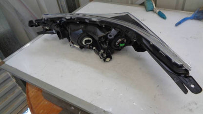 TOYOTA COROLLA GENUINE RIGHT (DRIVER) HEADLIGHT NEW PART