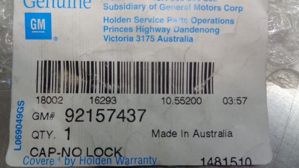 Holden Commodore VE Genuine Front Right Hand  Rear Handle End Cap New Part