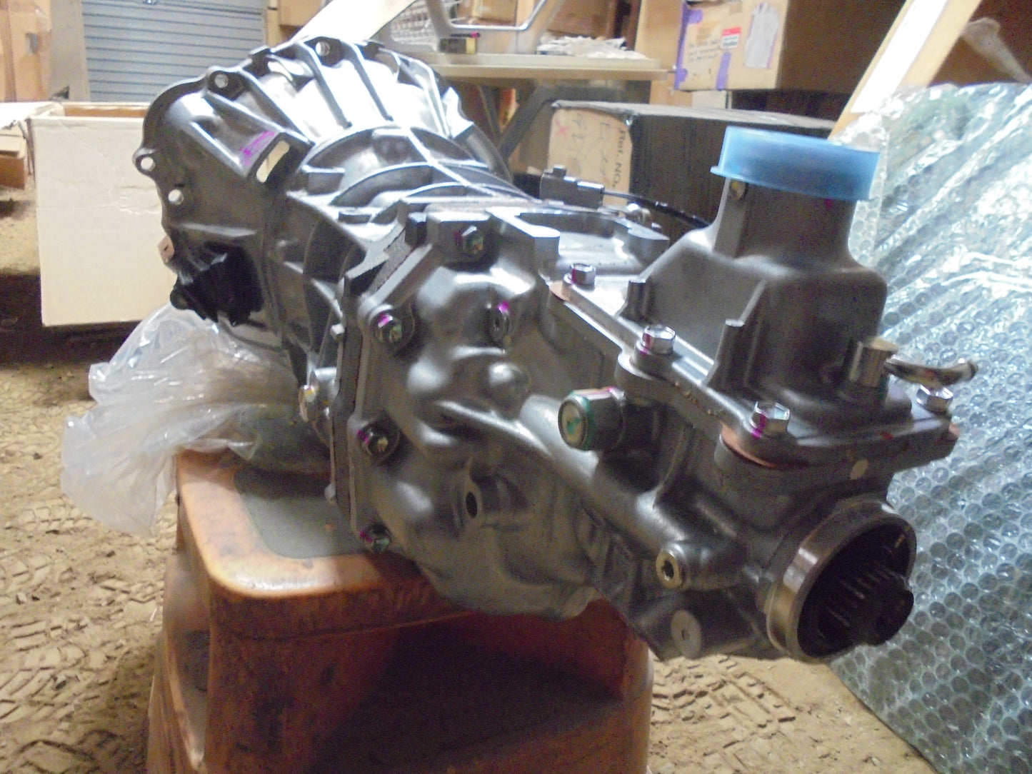 Toyota Hilux Genuine 5 Speed Gear Box Transmission New Part