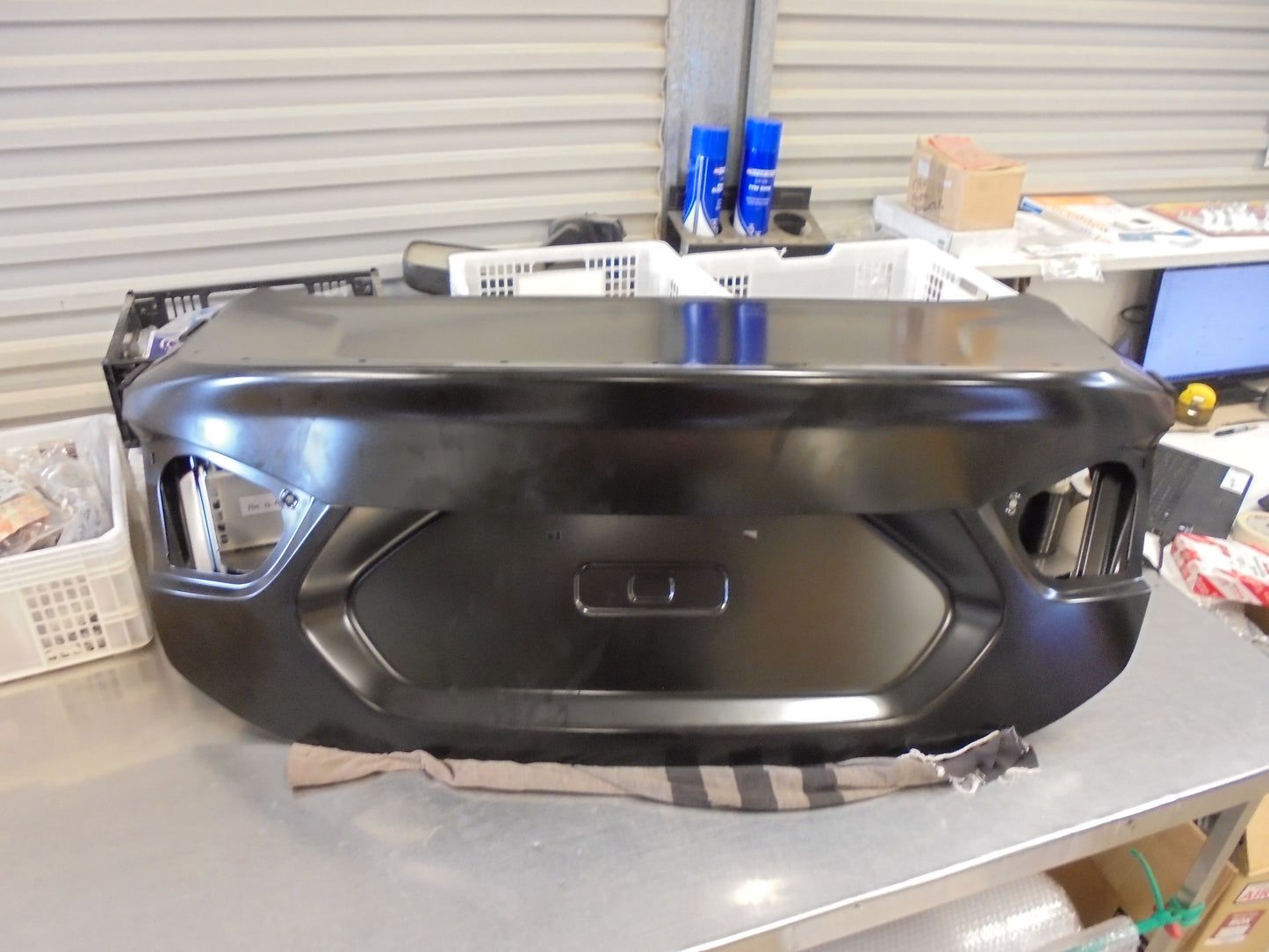 Holden BL Astra Sedan Genuine Rear Boot Lid Assembly New Part