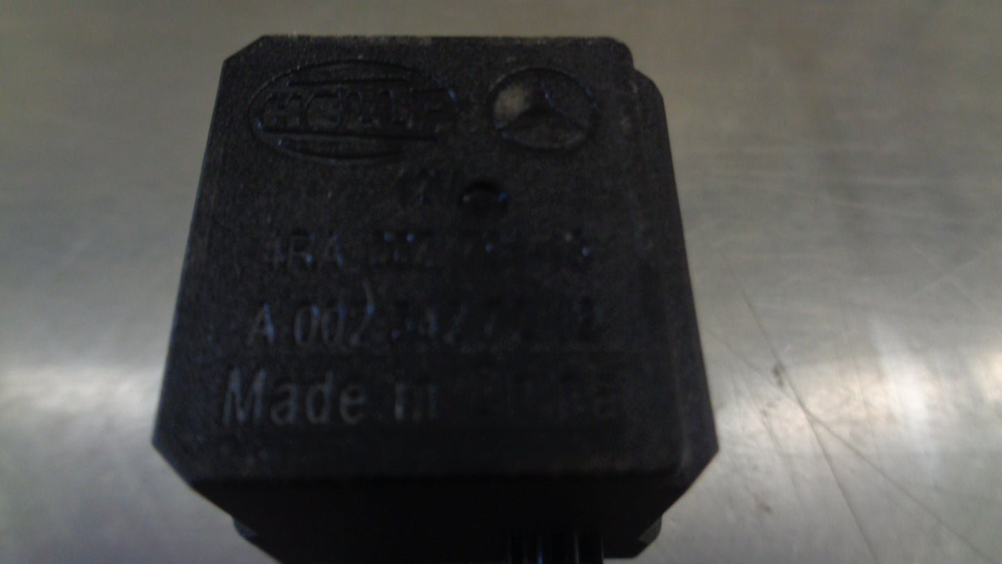 Mercedes Benz Genuine 4 Pin Fuel Pump Relay Module New Part