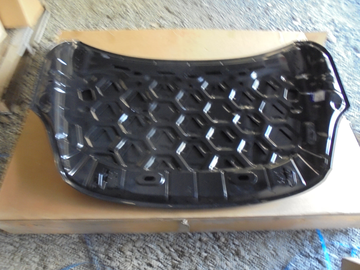 Volvo V40 5Door Hatch Back Genuine Bonnet Assembly New Part