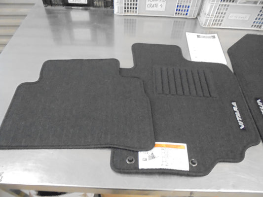 Suzuki Vitara Genuine Front And Rear Carpet Floor Mat Set New Part