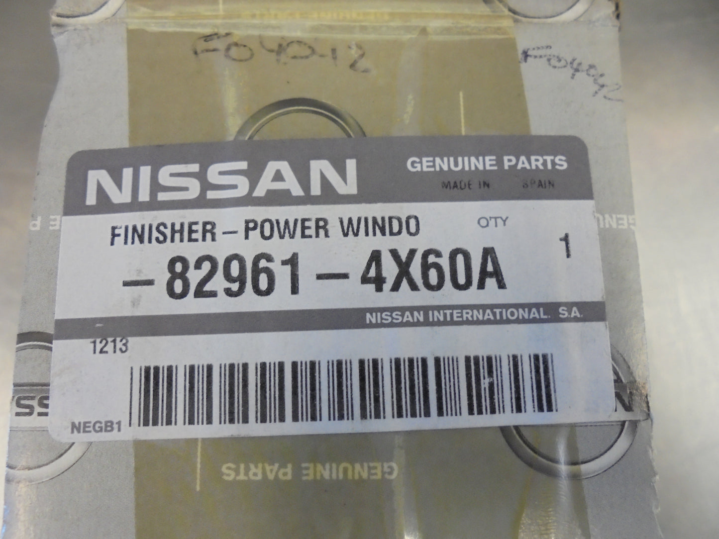 Nissan Navara D22 Genuine Right Hand Rear Power Window Switch Cover Trim New Part