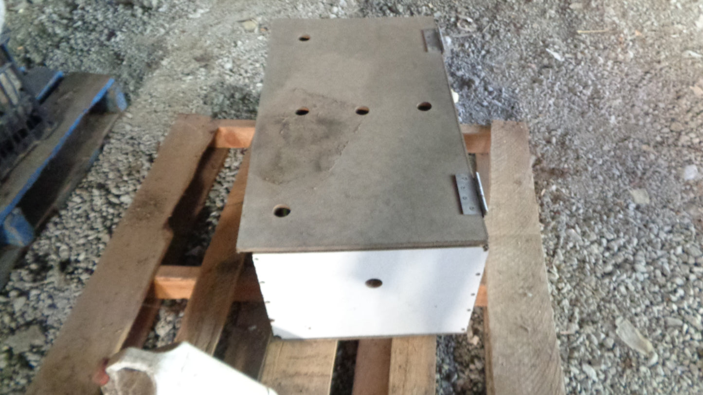 Hatchling Breeder/Transporter 730x420x320 VGC Used Part