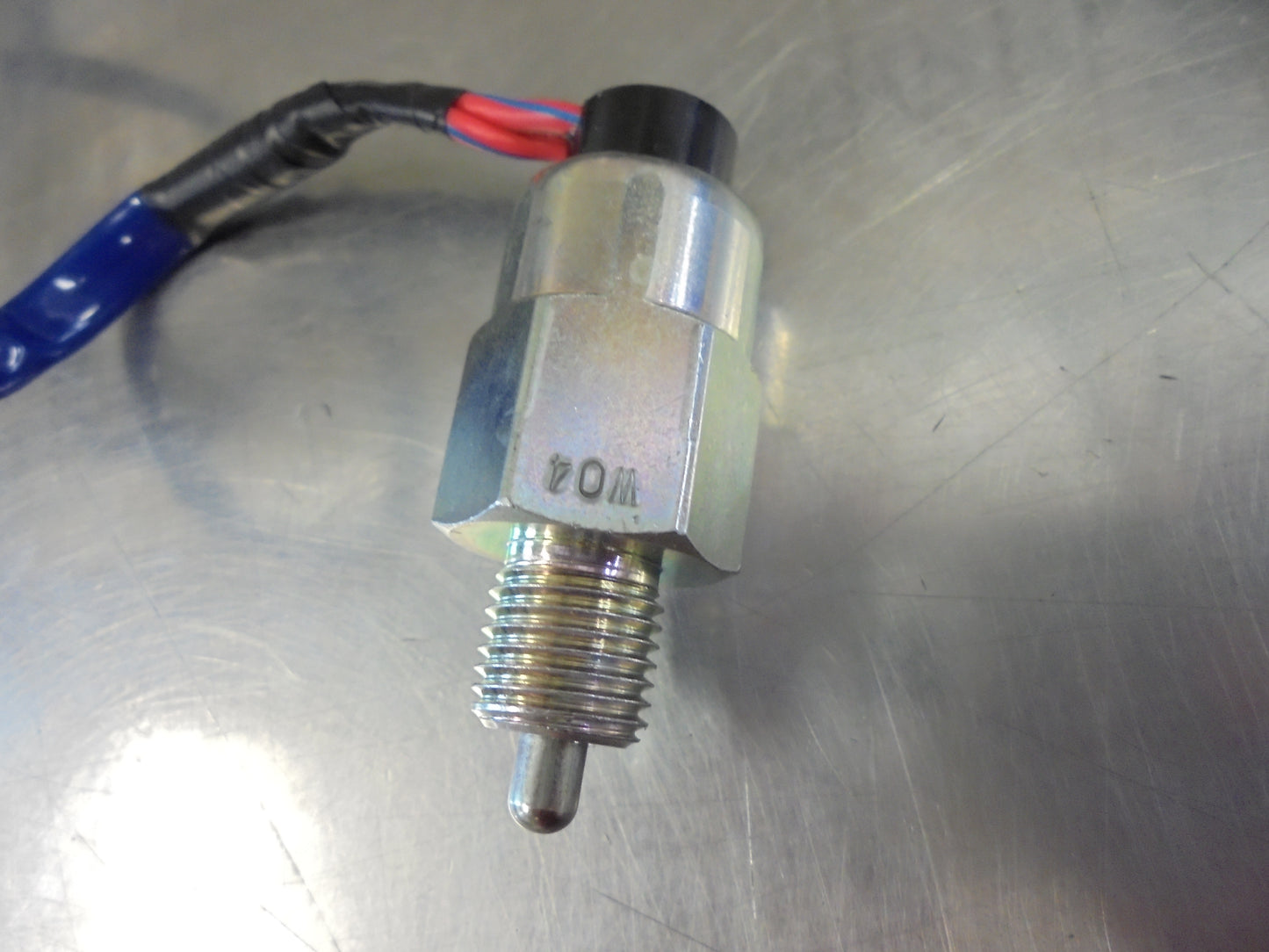 Mitsubishi Triton Genuine Freewheel Clutch Switch New Part