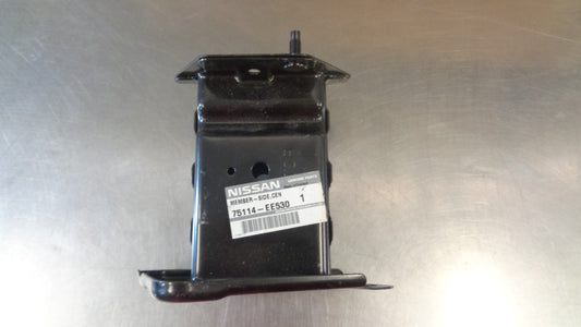 Nissan Tiida Genuine Front Right Hand Stay Bumper Bracket New Part