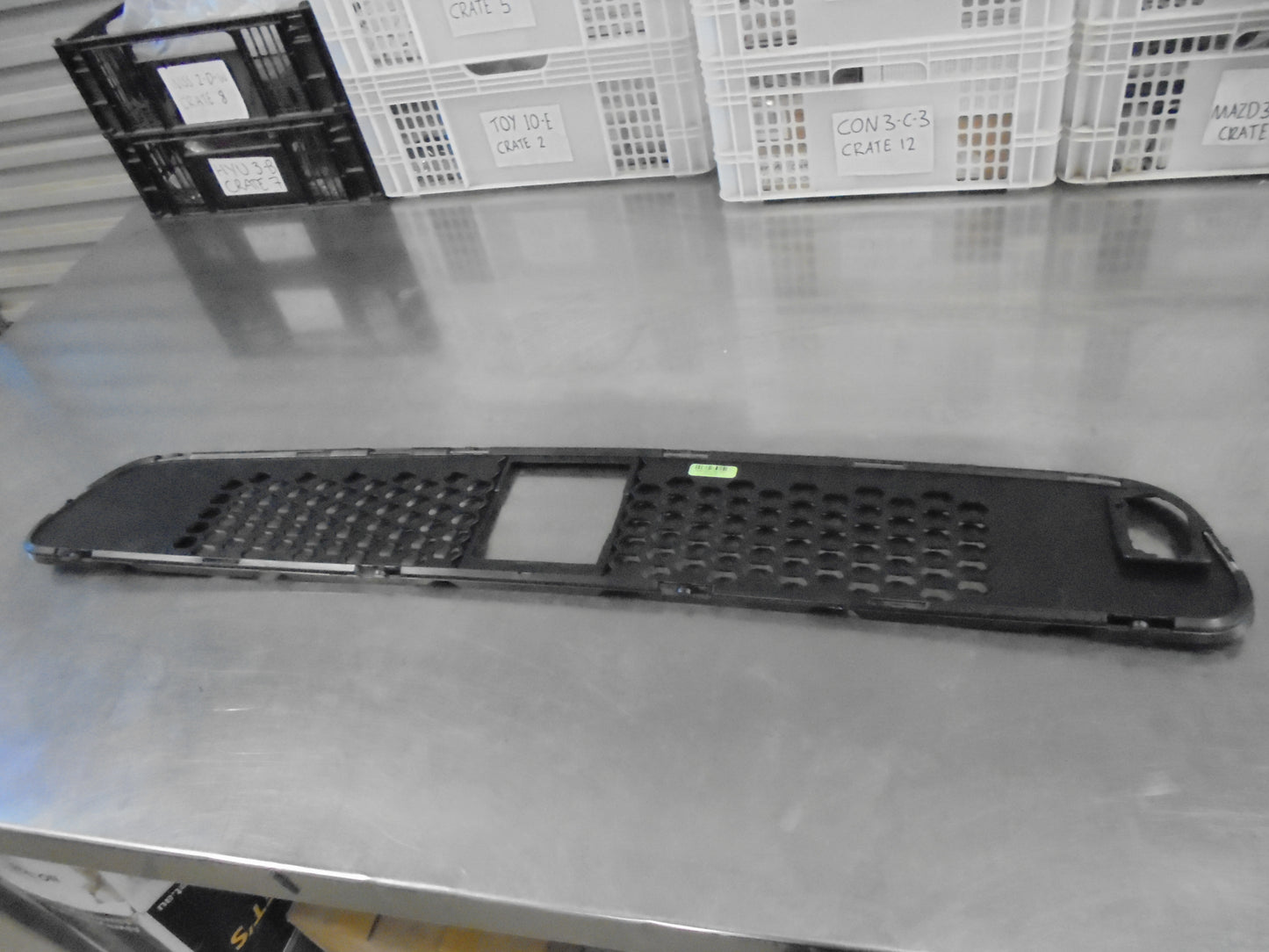 Jeep Grand Cherokee Genuine Fascia Grille Lower Center New Part