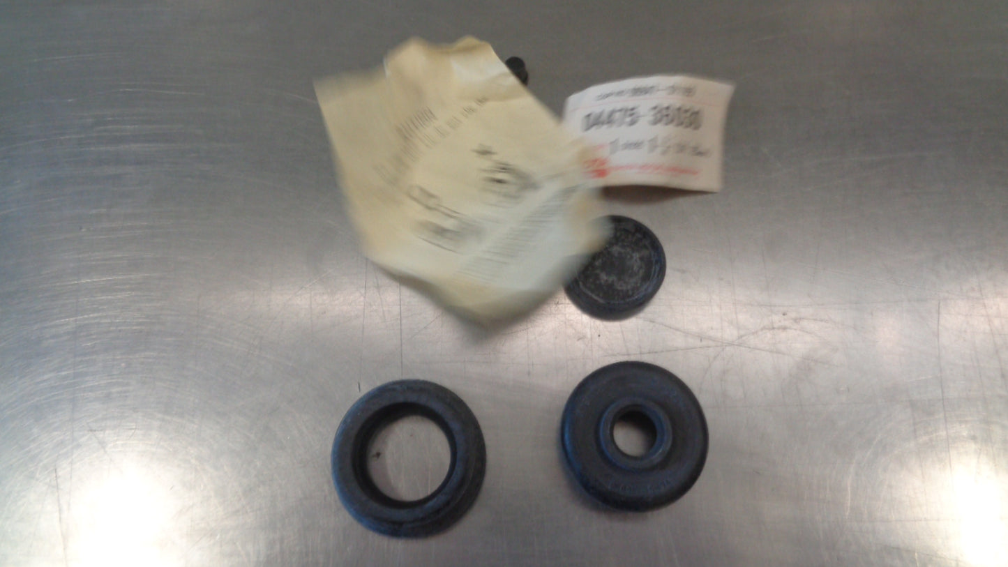 Toyota Landcruiser 45 Series Genuine Front Wheel Cylinder Cup Kit New Part