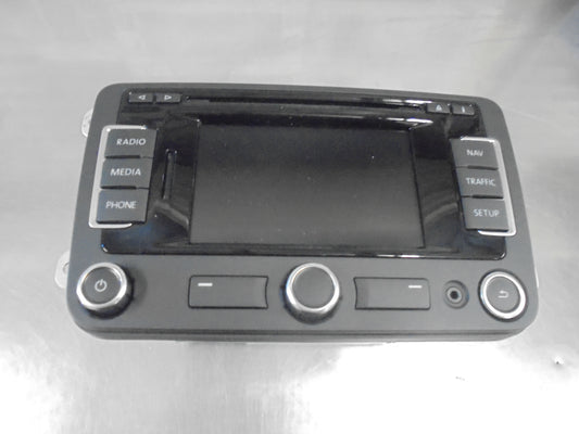 VW Assorted Models Listed Below Genuine Dynamic Navigation CD And Radio Unit  New Part