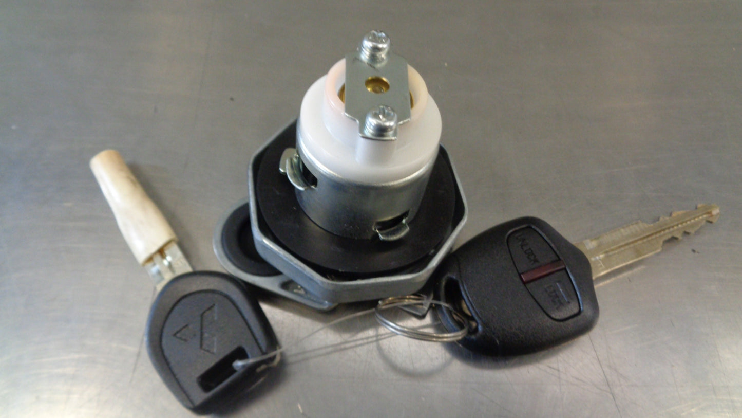 Mitsubishi Triton Genuine Fuel Filler Cap with Lock and Keys New Part