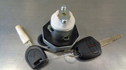Mitsubishi Triton Genuine Fuel Filler Cap with Lock and Keys New Part