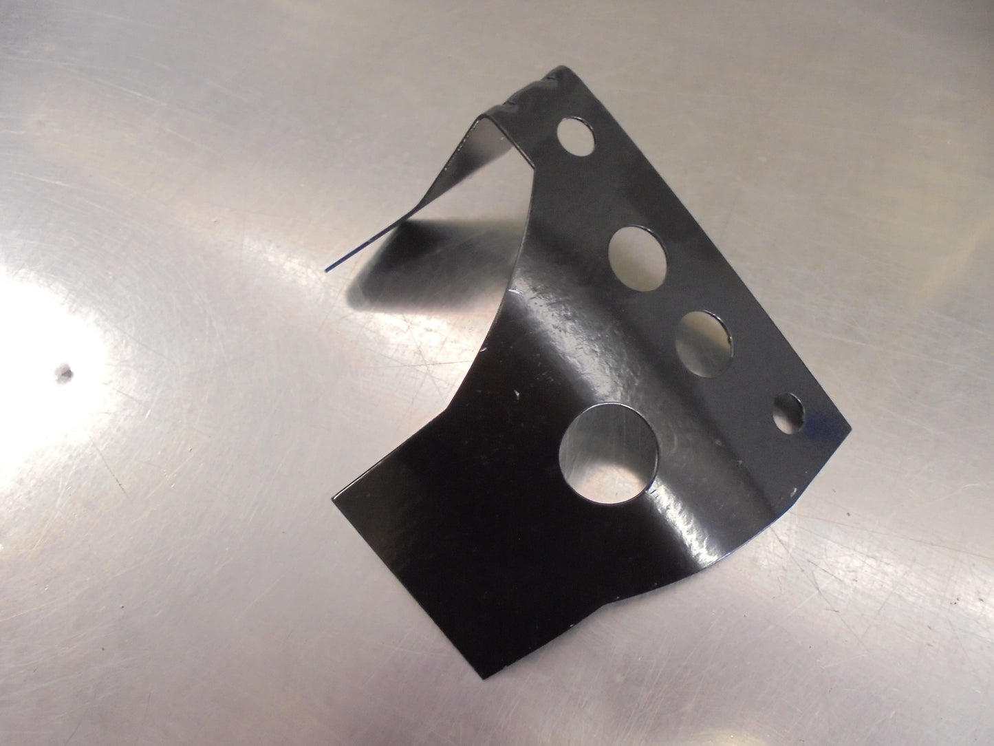 Holden Monaro Genuine Passenger Front Guard Bracket New Part