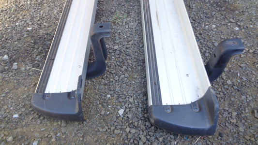 Mitsubishi Triton ML/MN Genuine Right Hand Replacement Side Step Used Part