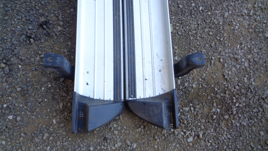 Mitsubishi Triton ML/MN Genuine Side Step Set Used Part